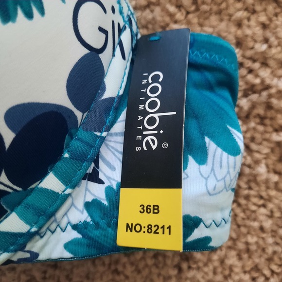 NWT Coobie 36 B Bra..  Padded Underwire, removable straps. - Picture 2 of 4